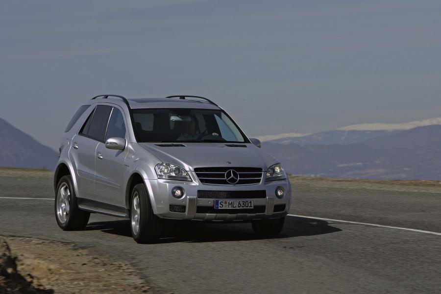  Mercedes-Benz ML63 AMG 2007 года  (фото 17 из 42)